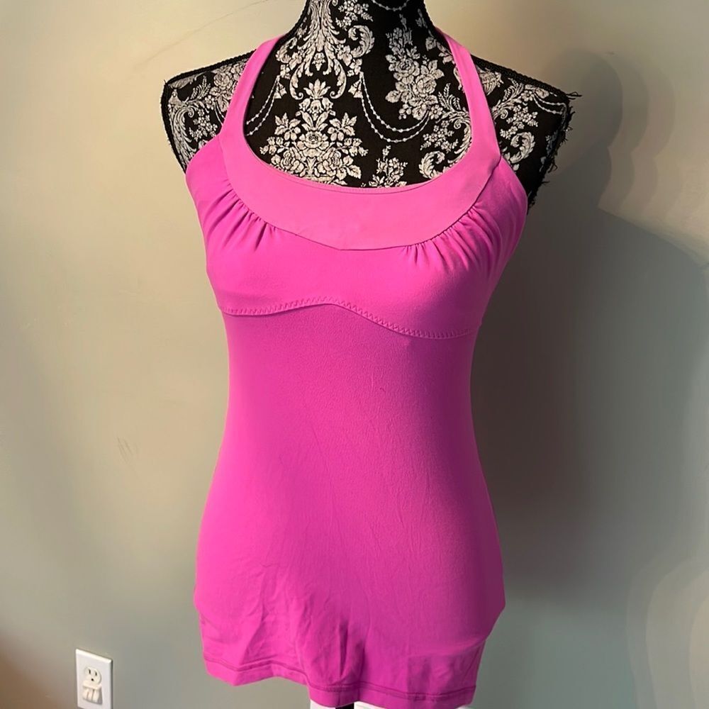 Lululemon size 6 top